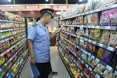 工作動態(tài) | 監(jiān)督執(zhí)法和宣傳培訓(xùn)&ldquo;雙管齊下&rdquo;,夏季食品安全有保障!